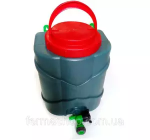 Бак на 10 л. с краником. Бак на 10 л. с краником.